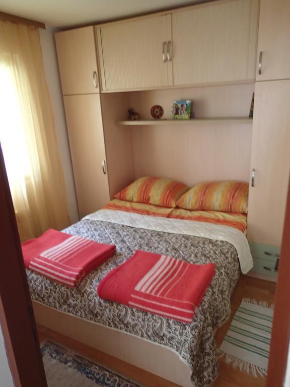 Holiday Home Dora زابوك الغرفة الصورة