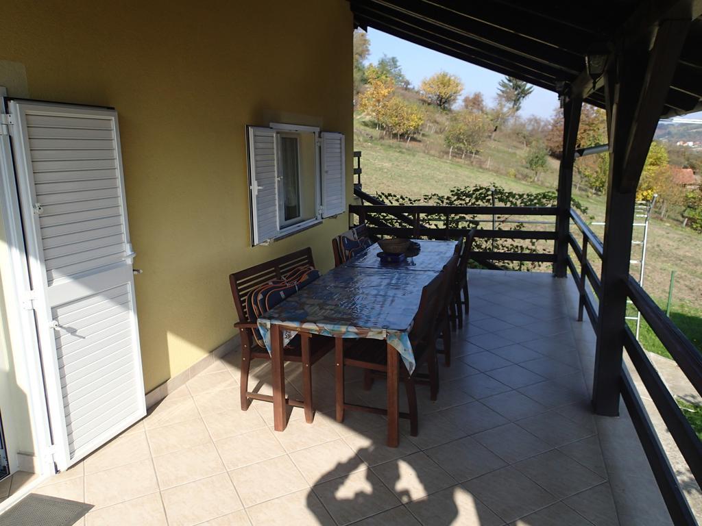Holiday Home Dora زابوك الغرفة الصورة