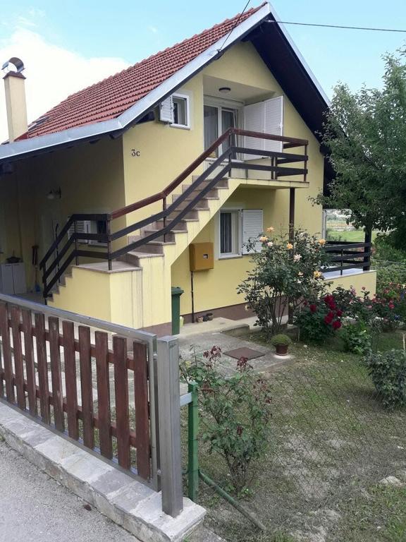 Holiday Home Dora زابوك المظهر الخارجي الصورة