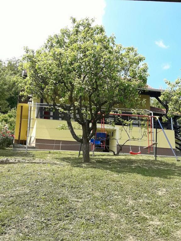 Holiday Home Dora زابوك المظهر الخارجي الصورة